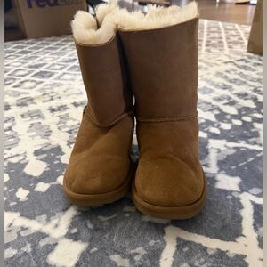 Womens UGG® Bailey Bow Boot - Chestnut EUC